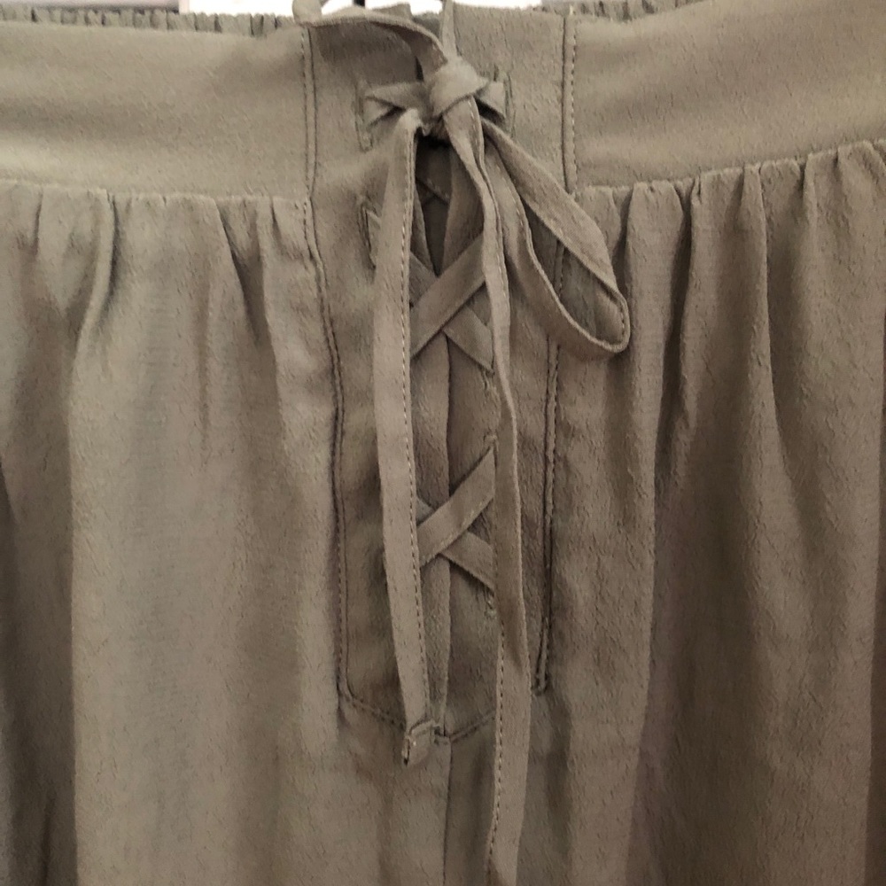 NWT forever 21 olive green shorts - Picture 4 of 6
